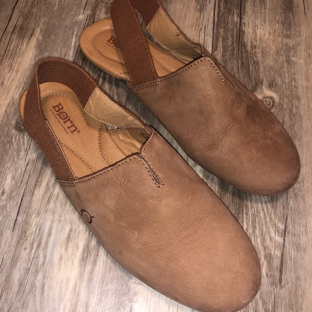 Born Slip-on shoe. Size 9.